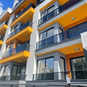 Апартаменти за 550 метрів від пляжу Кейкубат в центрі Аланії (03200)