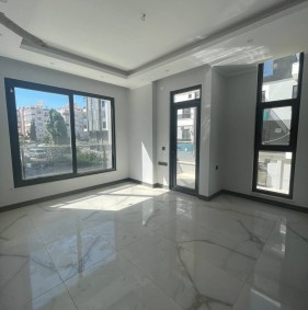 Просторная квартира 2+1 от инвестора в новом жилом комплексе в центре Алании, пляж Клеопатра (14600)