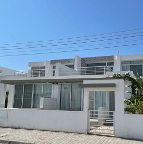 Виллы с идеальным жилым пространством для вашей семьи и хорошим расположением в Тузле (012491)