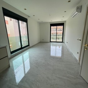 Стильна квартира 2+1 в елегантному житловому комплексі в центрі Аланії (31700)