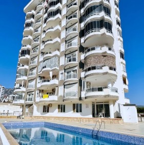 Простора квартира 2+1 у житловому комплексі в районі Махмутлар (36600)