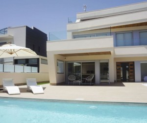 Luxury villa in a complex in Alicante (025237)