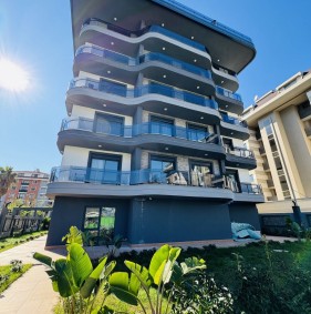 Розкішна квартира в оренду всього за 200 метрів від моря в районі Кестель (0340001)