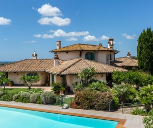 Luxury detached villa with sea views, Rome (00671)