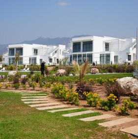 Spacious apartments in a residential complex in Tatlisu area (001518)