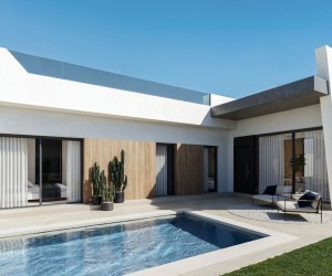 Modern villa with solarium and spacious plot in San Miguel de Salinas (241237)