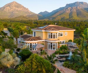 Luxury Villa with Stunning Mountain Views in La Nucia (247237)