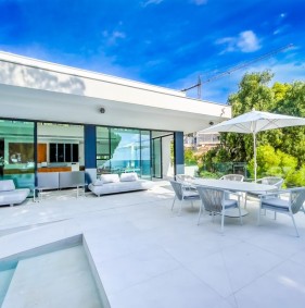 Ексклюзивна вілла на першій лінії з приватним пляжем в Алтеї (249237)