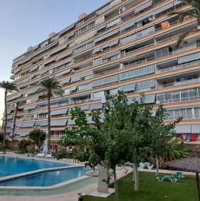 Квартира з 2 спальнями, терасою в урбанізації Бенакантиль, Аліканте (259237)