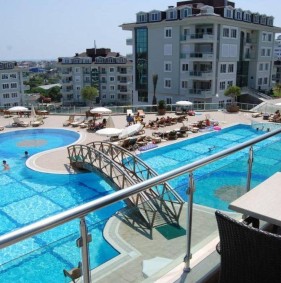 Сучасна квартира в комплексі з чудовою інфраструктурою в районі Оба (42100)