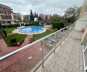 Three-room apartment with a pool view in the center of Sunny Beach (498353)