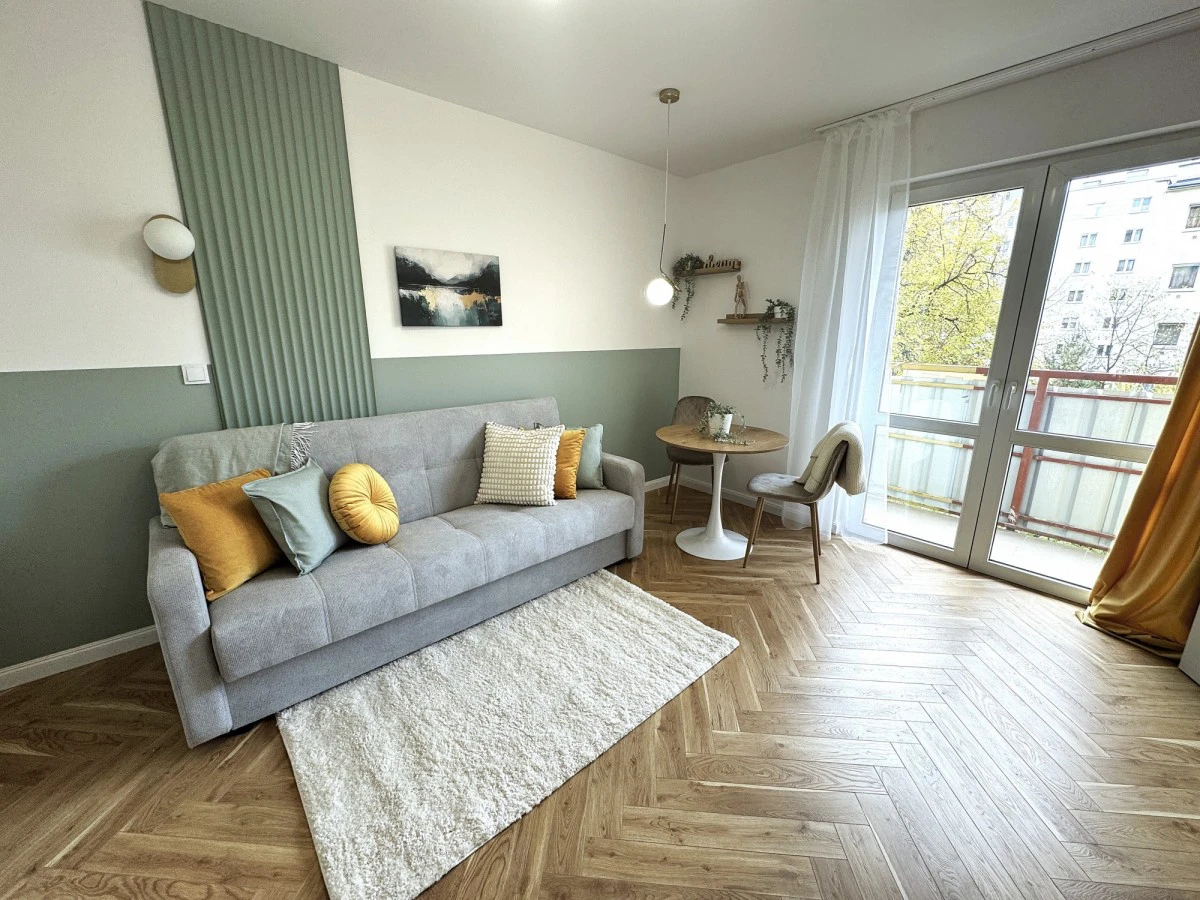 Продаётся 2-комнатная квартира 39 м² после ремонта, Варшава, Wola (002467)